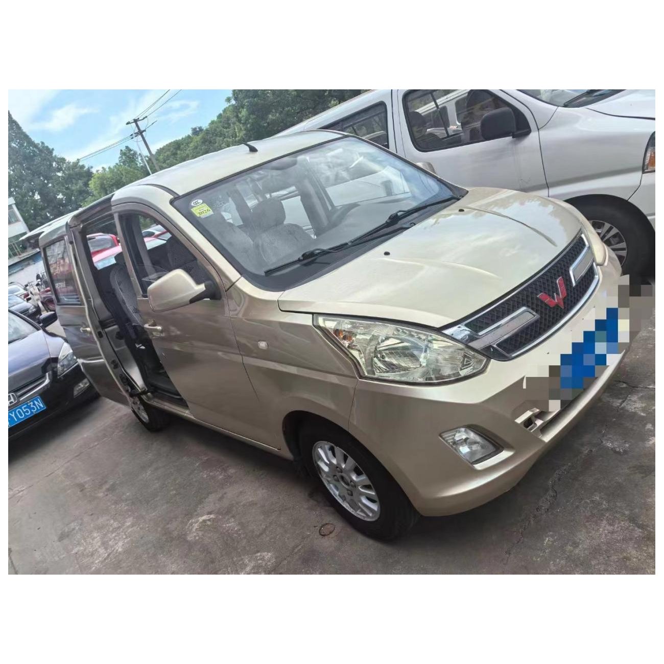 High Quality 105km/H 4 Wheel Rwd Wuling Rongguang Plus Manual Cheap Passenger Wuling Cargo Trucks Mini Van